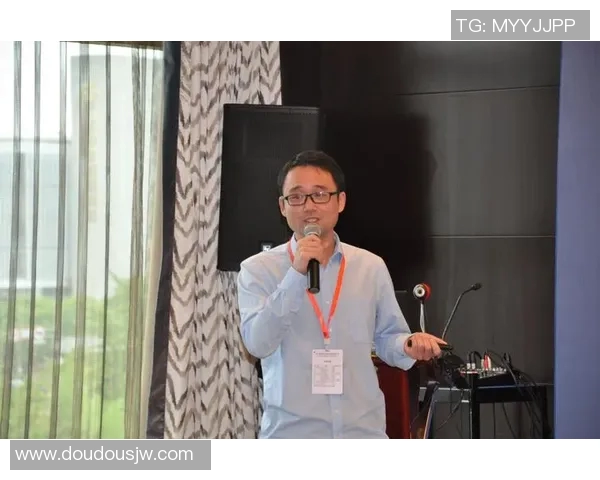 周磊独家解析足球技巧与战术分享助你提升球技的秘诀 周磊独家解析足球技巧与战术分享助你提升球技的秘诀