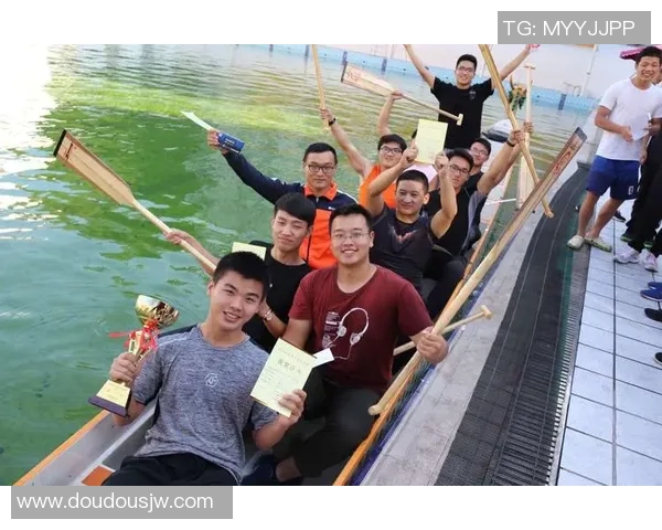 武汉足球队的辉煌征程与冠军赛背后的不屈精神