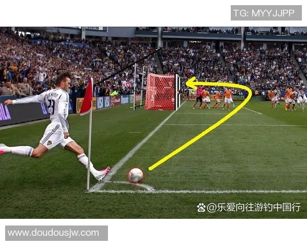 哈德与布赛廷的激烈对决揭示足球战术与团队合作的重要性 哈德与布赛廷的激烈对决揭示足球战术与团队合作的重要性