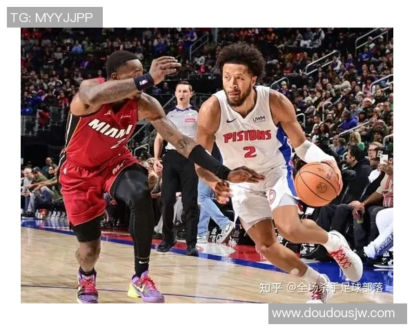 骑士与活塞精彩对决无插件直播全程呈现不容错过的篮球盛宴 骑士与活塞精彩对决无插件直播全程呈现不容错过的篮球盛宴