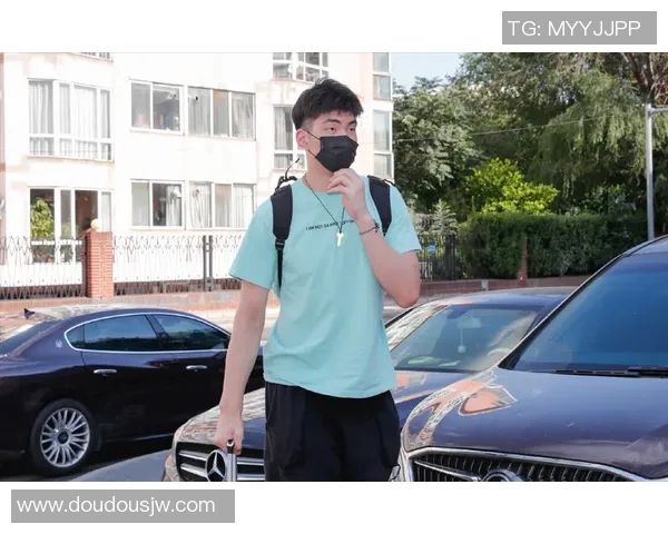 余嘉豪的成长之路与未来展望：从青涩少年到篮球新星的蜕变之旅