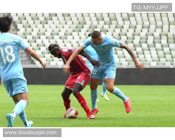 努涅斯在新赛季的表现分析及其对球队战术的影响探讨