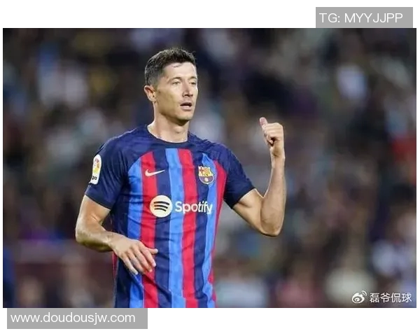 莱万背叛旧主加盟巴萨拜仁球迷怒斥其忘恩负义 莱万背叛旧主加盟巴萨拜仁球迷怒斥其忘恩负义