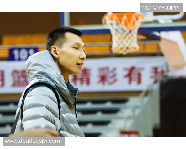 易建联:从篮球场上的传奇到社会责任的践行者,见证中国篮球的辉煌与未来